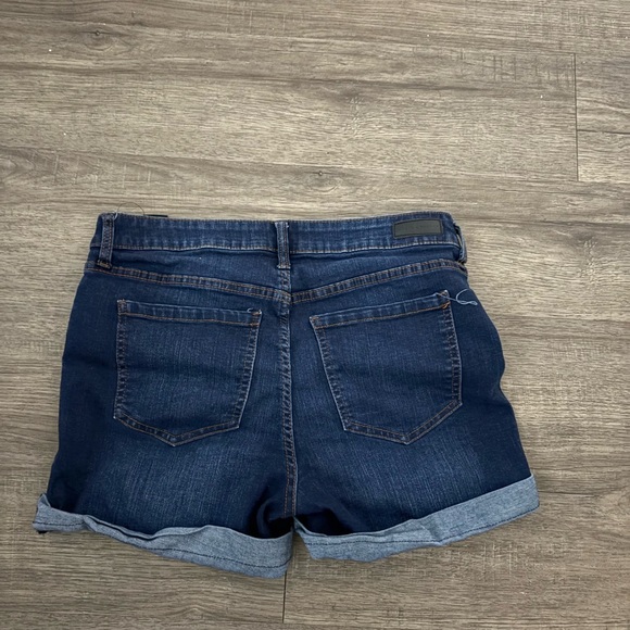 Forever 21 Blue Jean Shorts with Rolled Cuffs and High-Waisted Design - Picture 2 of 2